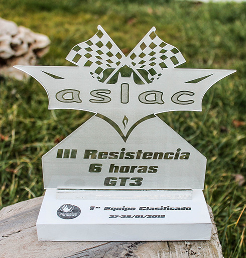 Trofeo Personalizado en Madera, Acero, Metacrilato - estuArte