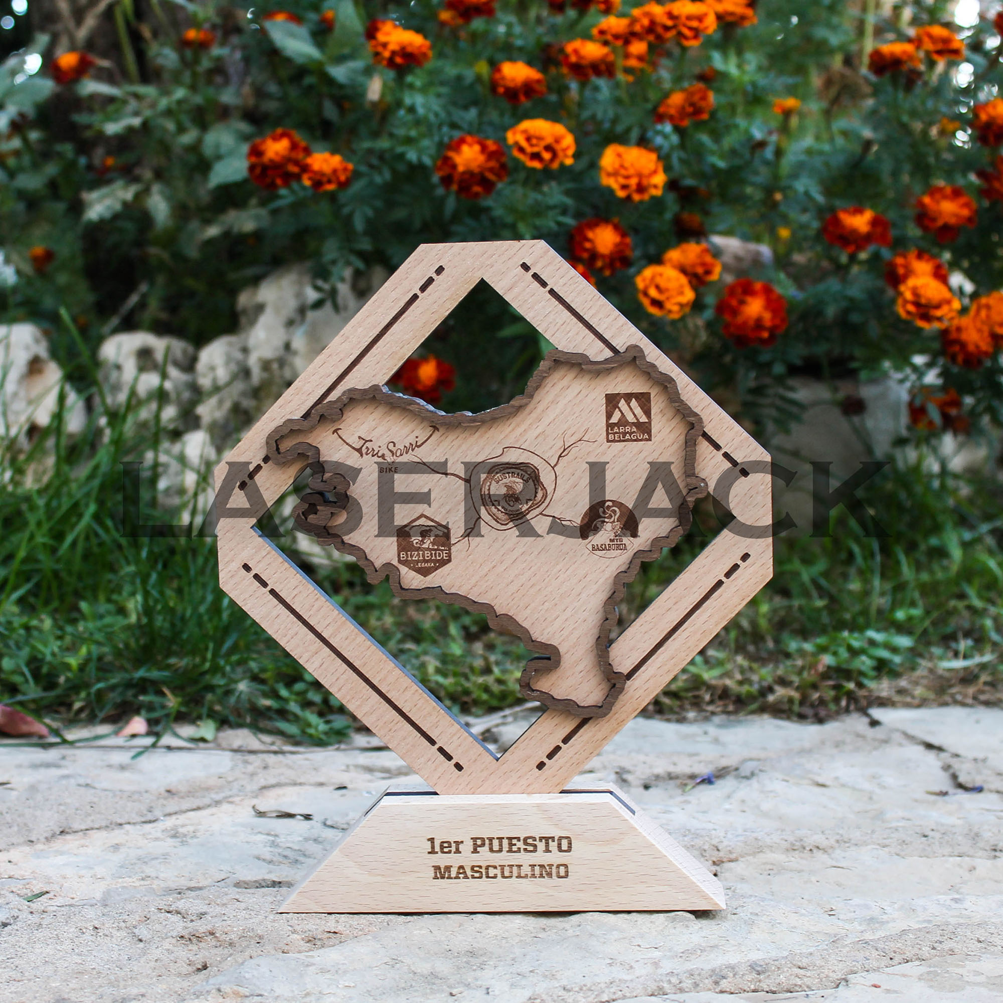 Trofeo madera - Imagen 2