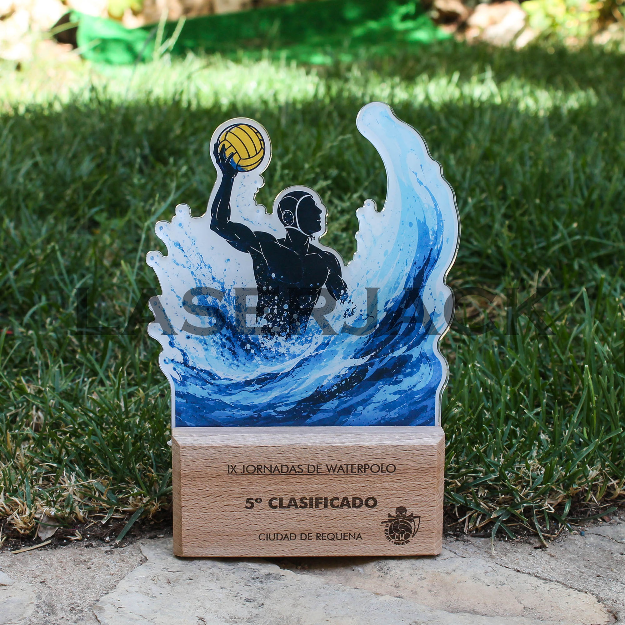 Trofeo metacrilato con vinilo a color - Imagen 10
